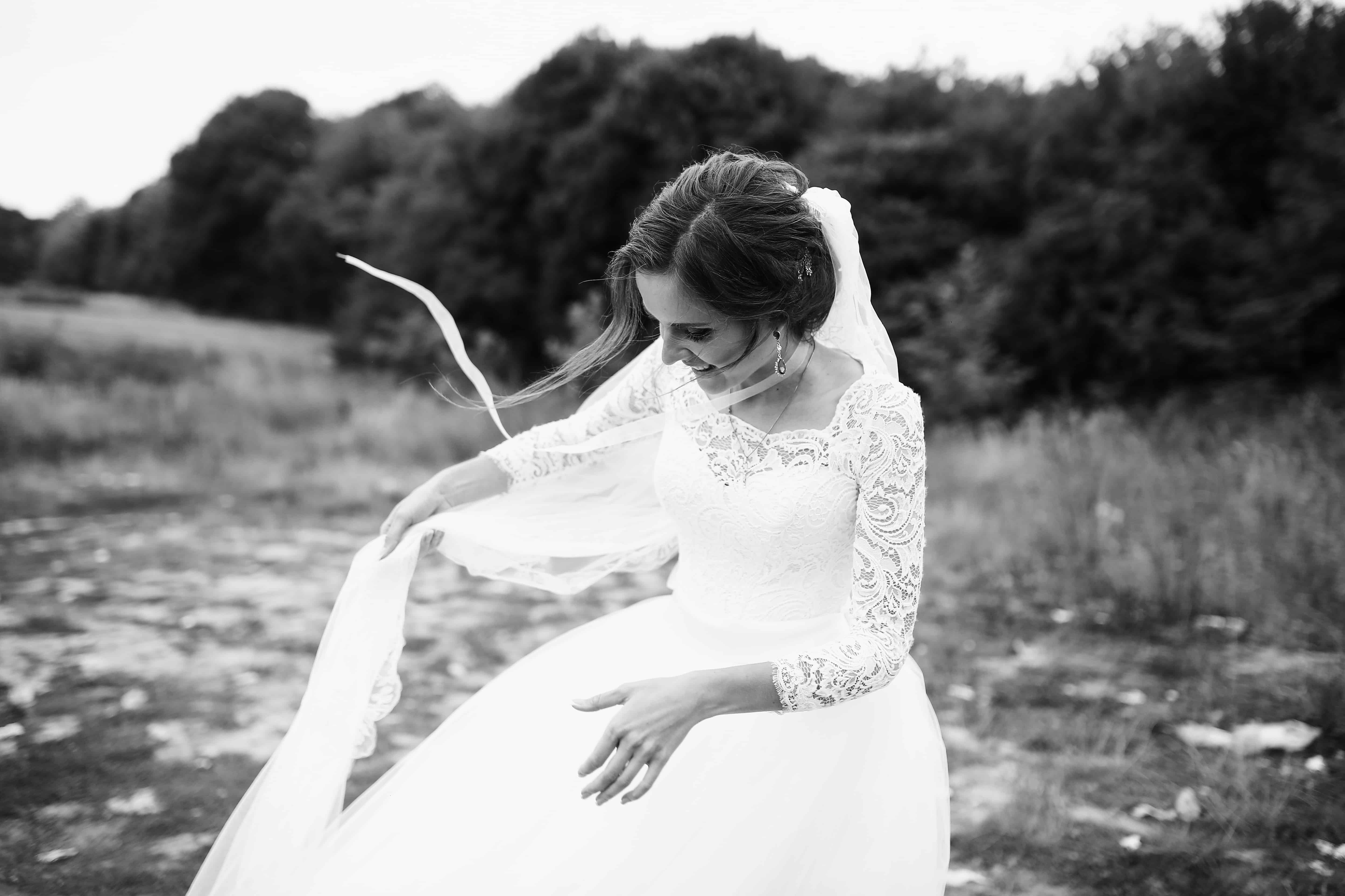 Wedding dress, wedding veil, windy weather